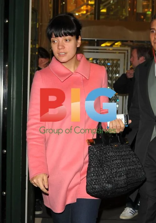 Lily Allen Leaving the Ivy Restaurant