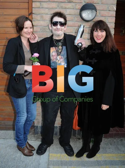 Jenny Guy, Shane MacGowan, and Victoria Mary Clarke at 'Tic' opening