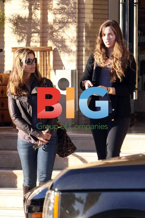 Arnold Schwarzenegger and Maria Shriver Shopping
