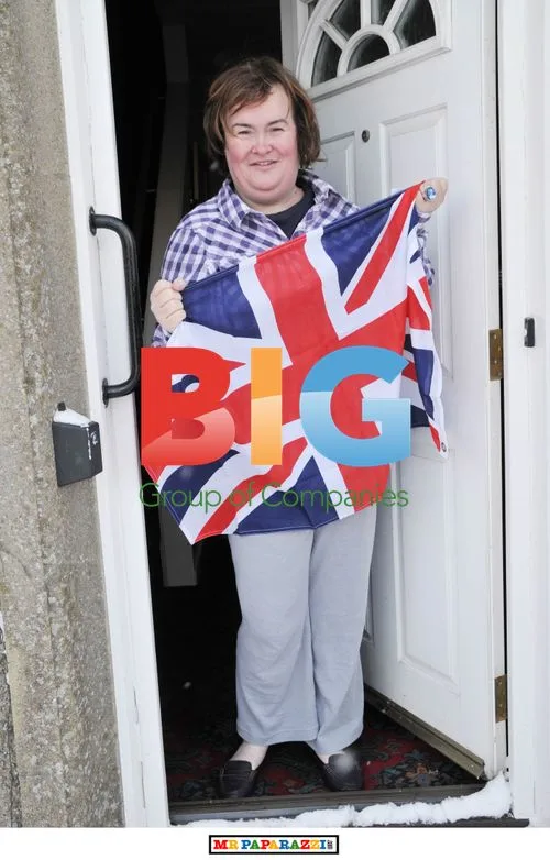 Susan Boyle Returns from New York in Snow