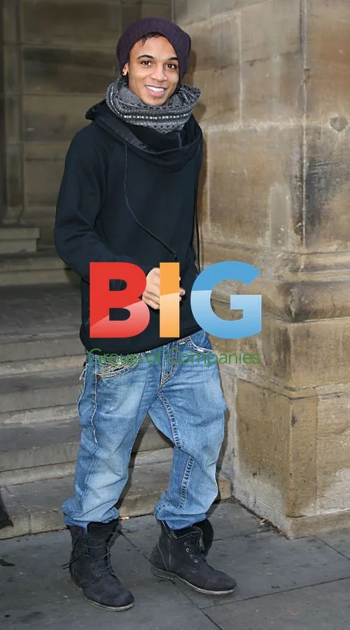 JLS Leave Hotel for Shopping