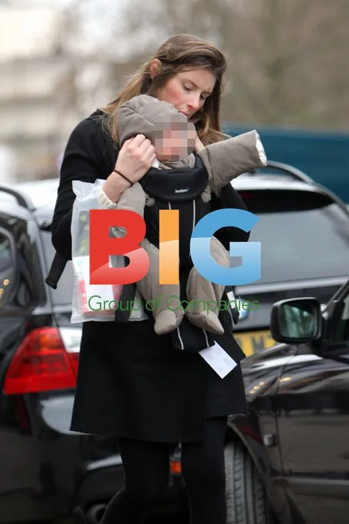 Jools Oliver and son Buddy out Christmas shopping