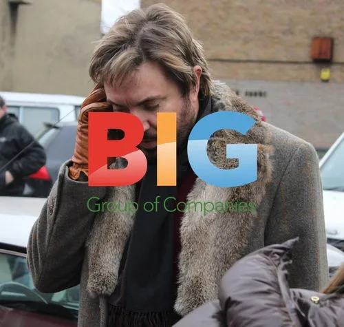 Simon Le Bon Gets Coat Caught in Mini