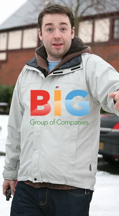 Jason Manford opens walk for Manchester Children's Hospital