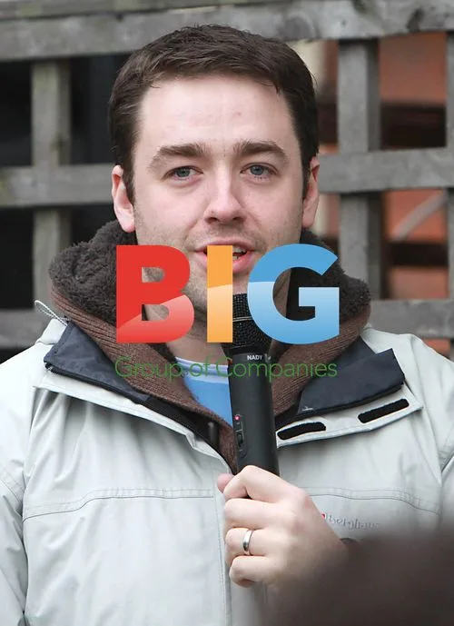 Jason Manford opens charity walk for Manchester Children's Hospital