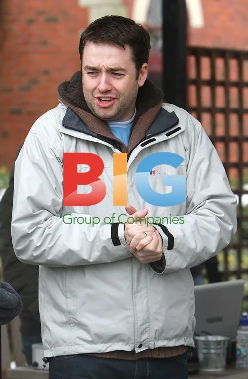 Jason Manford Opens Walk for Manchester Childrens Hospital