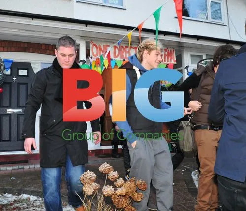 1 Direction visits Granada Studios and Harry Styles' home