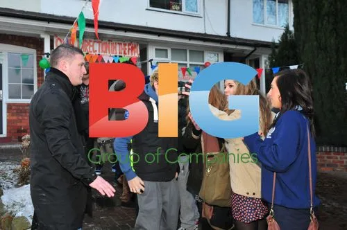 1 Direction visit Granada Studios and Harry Styles' home