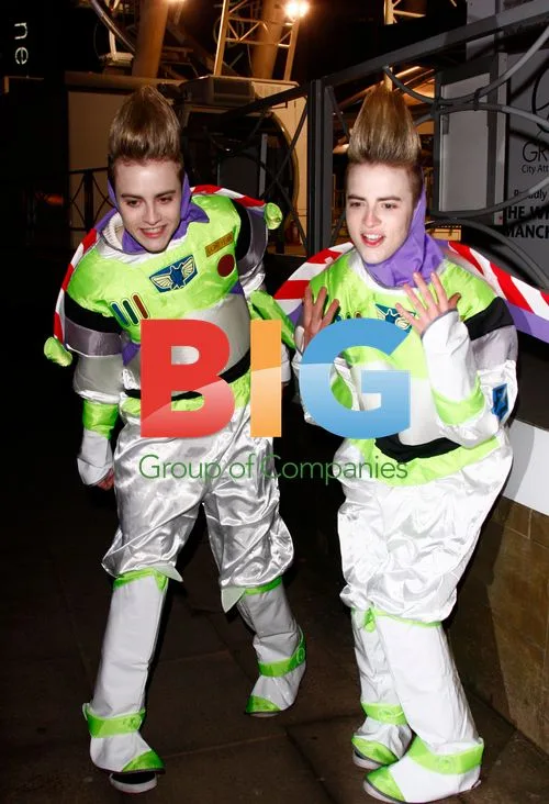 Jedward Break Guiness World Record