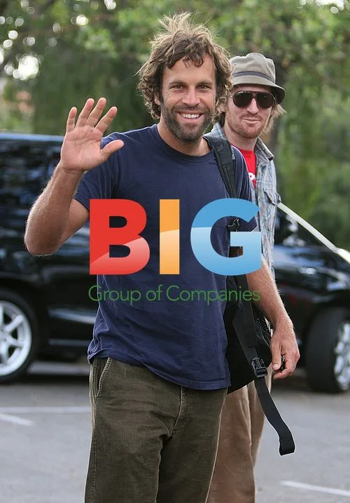 Jack Johnson arrives for intimate concert in Perth