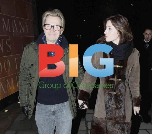 Gary Oldman and Wife Out with Ronnie Wood