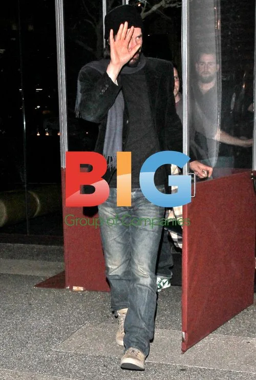 Keanu Reeves waves off fans in Hollywood