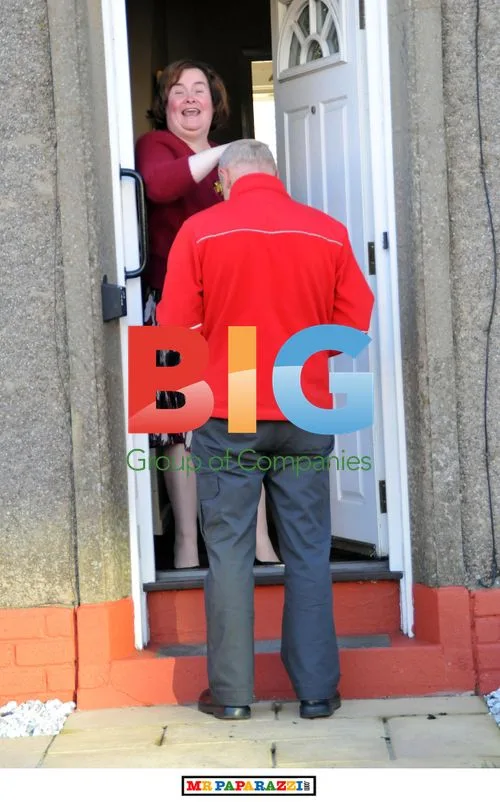 Susan Boyle Playful with Postman