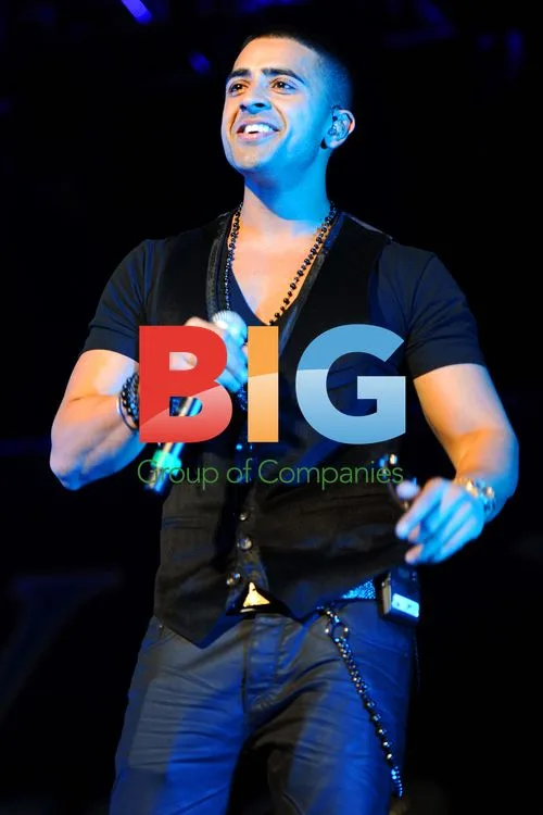 Jay Sean performs at Y-100 Jingle Ball
