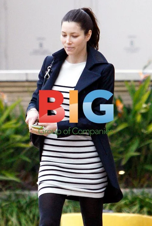 Jessica Biel leaves Barneys with poor valet tip