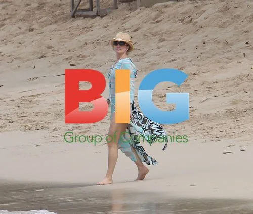 Emma Forbes Enjoys Caribbean Beach Holiday