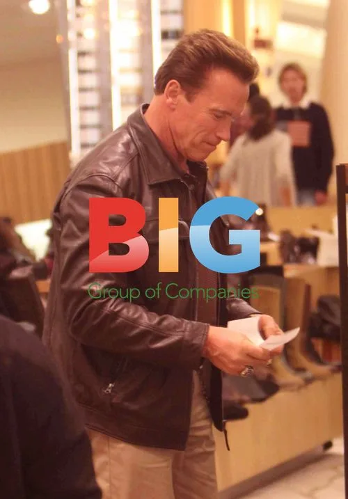 Arnold Schwarzenegger Christmas Shopping