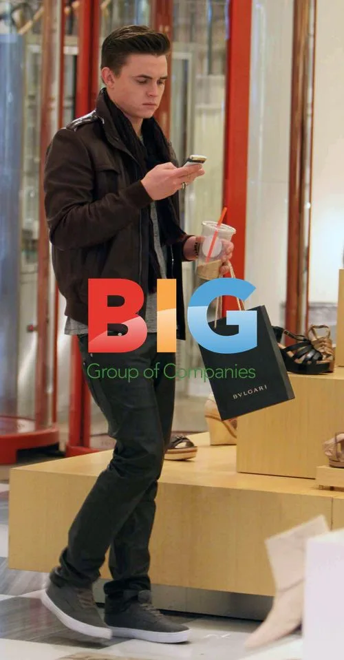 Jesse McCartney Shoe Shopping