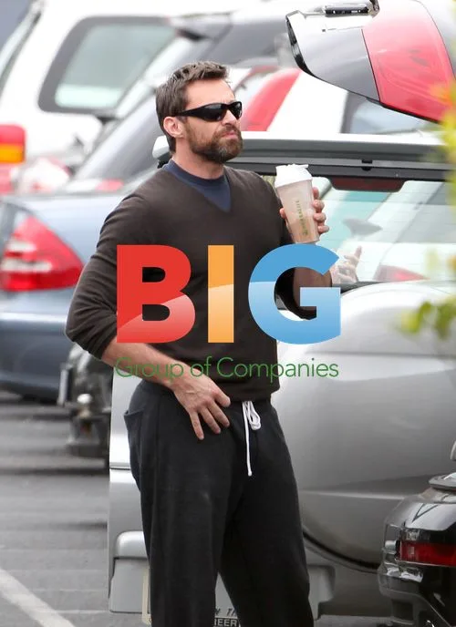 Hugh Jackman Buys Herbs in Melbourne
