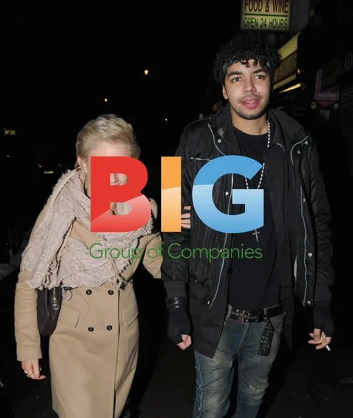Katie Waissel out with mystery man