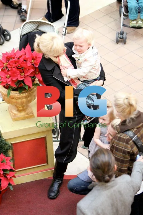 Gwen Stefani and Family Visit Santa