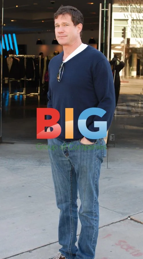 Dylan Walsh shopping on Robertson Blvd