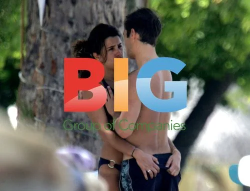 Karine Ferri and boyfriend at Mauritian beach