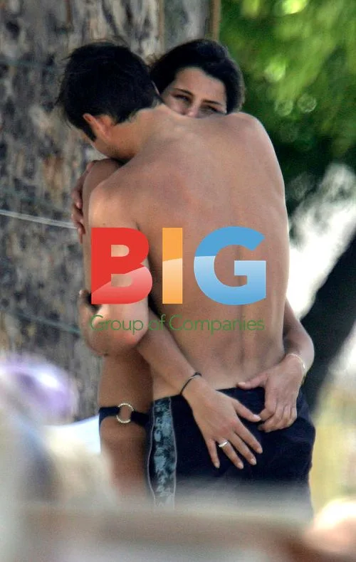 Karine Ferri and boyfriend at beach in Mauritius