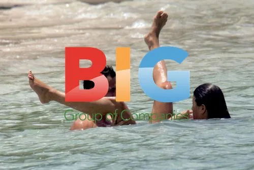 Karine Ferri and boyfriend at beach in Mauritius