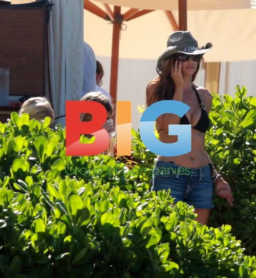 Denise Richards on Maui Vacation
