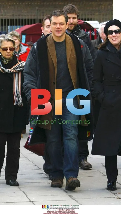 Matt Damon & Clint Eastwood Filming \"Hereafter\" in London