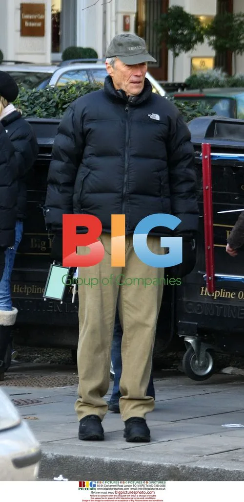 Matt Damon & Clint Eastwood Filming "Hereafter"