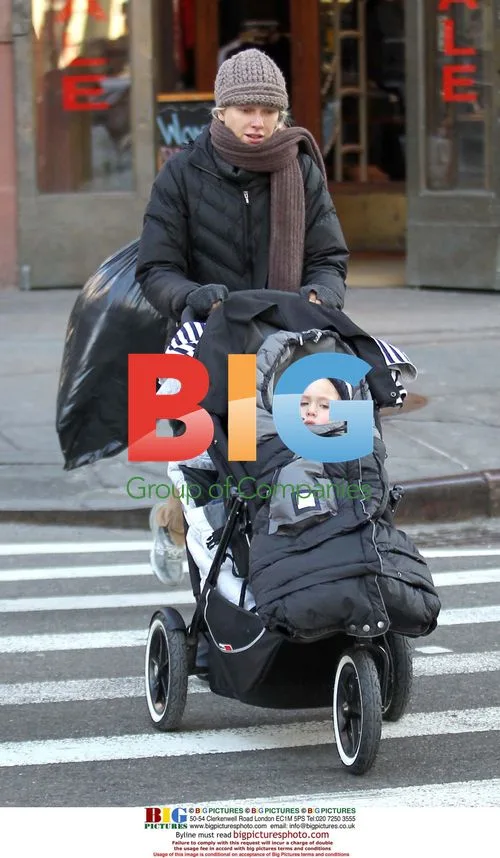 Naomi Watts runs errands with kids in NYC