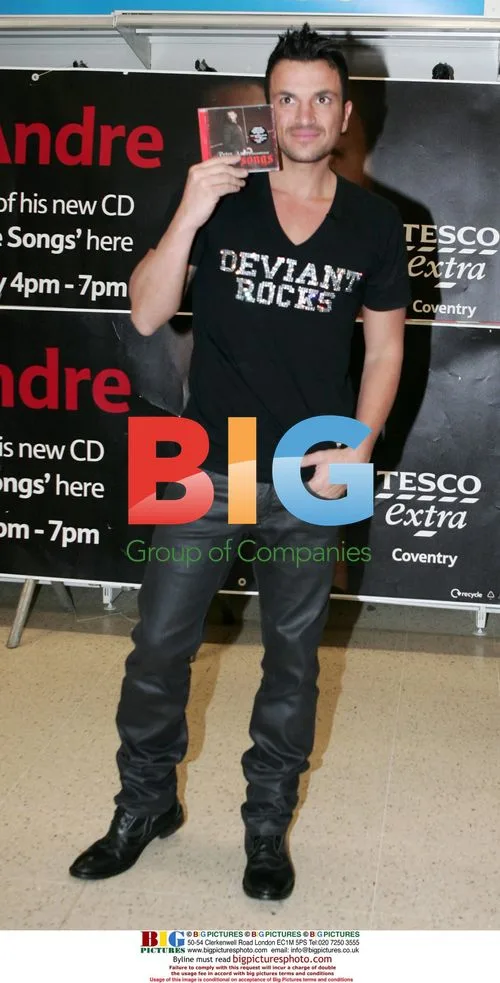 Peter Andre Signs 'Unconditional Love Songs' at Tesco