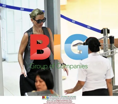 Kate Moss and family arrive in Phuket