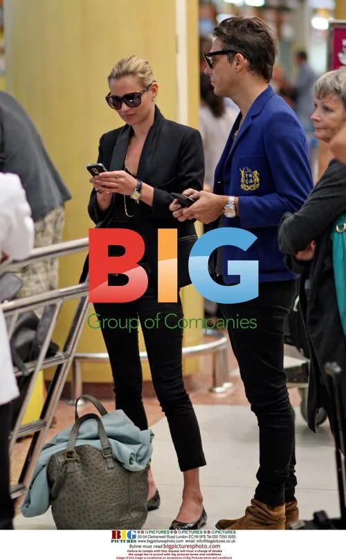Kate Moss and family arrive at Phuket airport