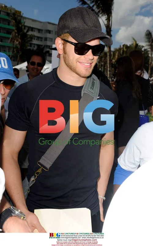 Kellan Lutz at Direct TV Beach Bowl
