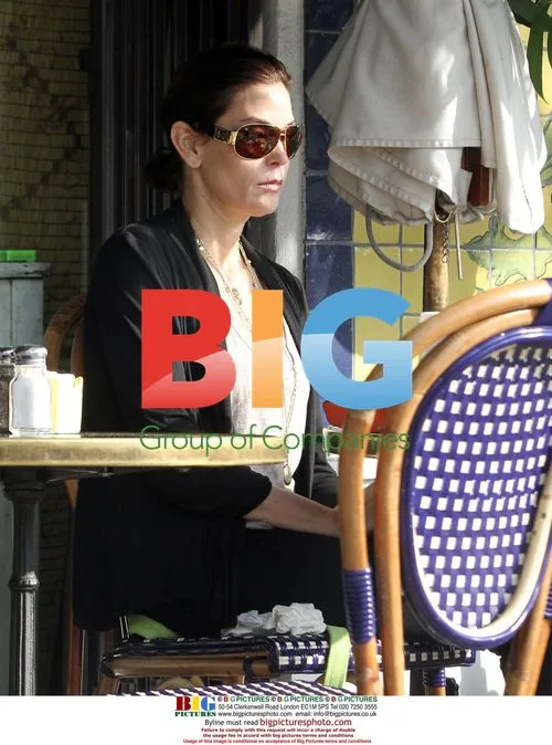 Teri Hatcher and Daughter Shopping