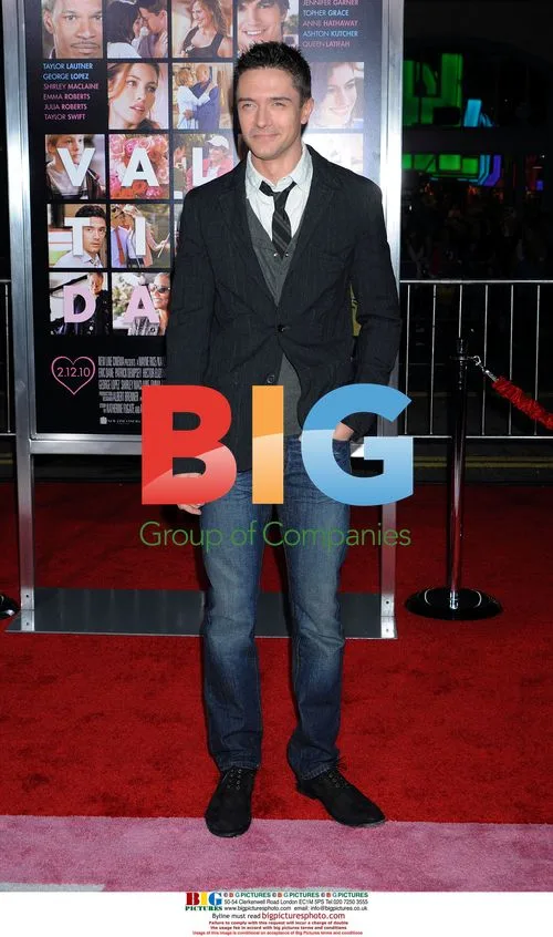 Topher Grace at 'Valentine\'s Day' Premiere