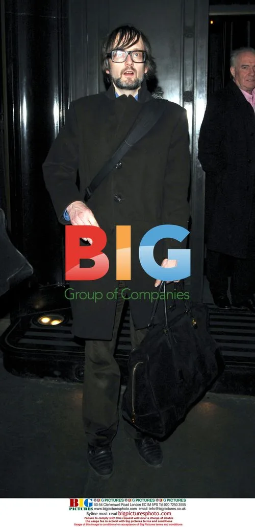Jarvis Cocker Leaving Restaurant