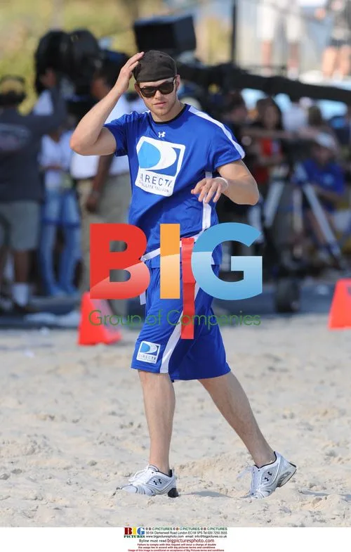 Kullan Lutz at Celebrity Beach Bowl