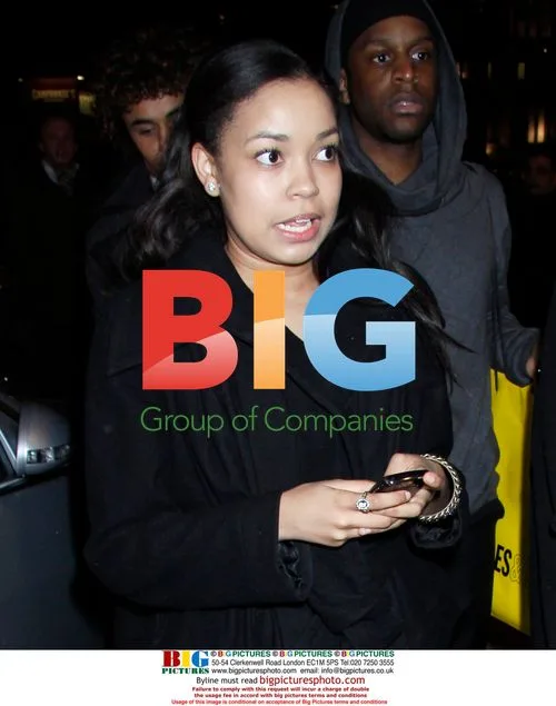 Dionne Bromfield at Valentine's Day Premiere