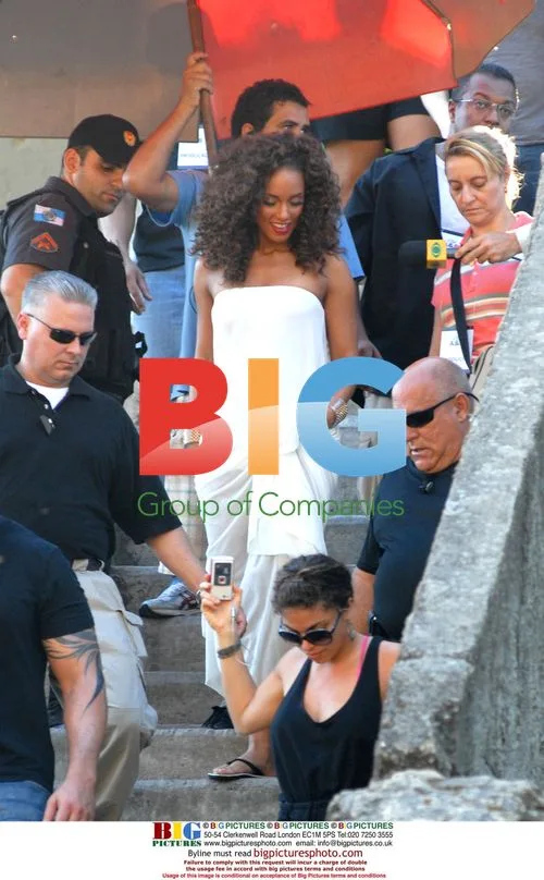Alicia Keys filming 'Put It In A Love Song' video