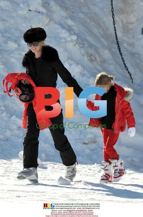 Kate Moss Skiing with Family