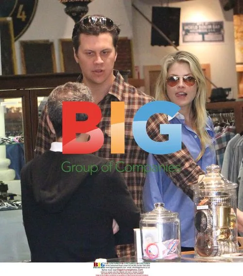 Ali Larter Shopping