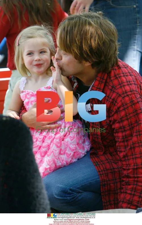 Larry Birkhead & Dannielynn at Farmers Market