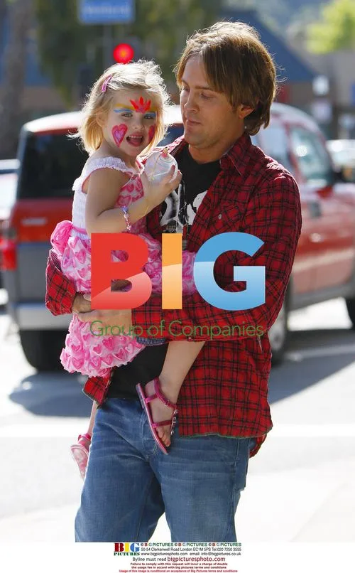 Larry Birkhead and Daughter Dannielynn at Farmers Market