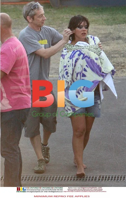 Lily Allen Backstage Fall at Big Day Out Festival
