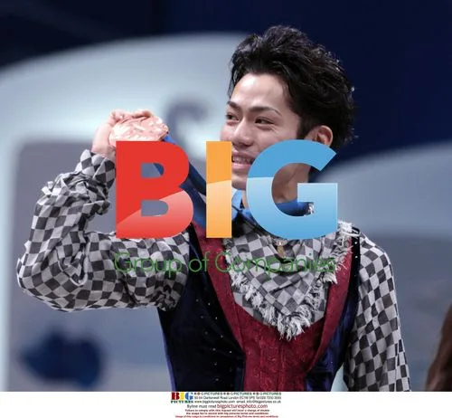 Daisuke Takahashi wins bronze in 2010 Olympics