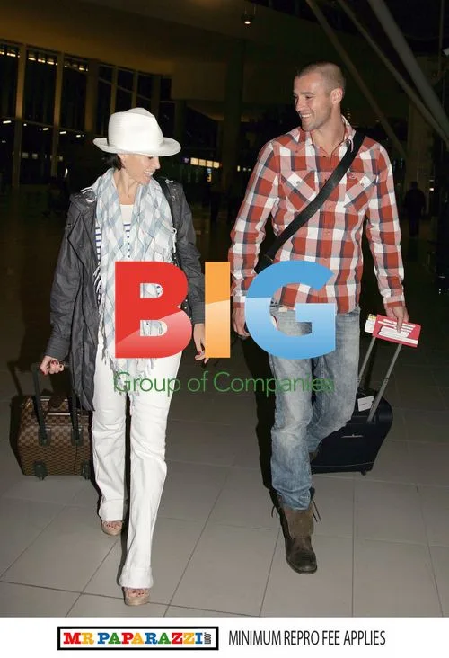 Dannii Minogue and Kris Smith depart Cape Town